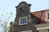Herplaatste geveltop (&copy; Walther Schoonenberg)