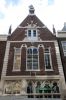 Ornamenten in de top teruggebracht, waaronder een zeilschip (&copy; Walther Schoonenberg)