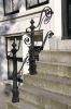 19de-eeuwse stoepbalusters (&copy; Walther Schoonenberg)