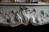 Detail van de witmarmeren schouw (&copy; Walther Schoonenberg)