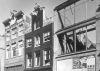 Sint Antoniesbreestraat 45 met de top die is herplaatst op Leliegracht 54.