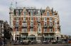 Hotel de L'Europe, gezien vanaf het Muntplein (© Walther Schoonenberg)