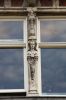 Pilaster met vrouwenfiguur (&copy; Walther Schoonenberg)
