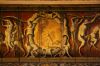 De 17de-eeuwse plafondschildering bevat een aantal zestal cartouches met voorstellingen (&copy; Walther Schoonenberg)