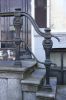 Stoepbalusters: unieke flesbalusters (&copy; Walther Schoonenberg)