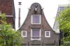 Singel 330. 19de-eeuwse klokgevel (&copy; Walther Schoonenberg)