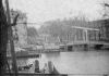 Brug over de Nieuwe Herengracht op een foto van Pieter Oosterhuis in ca. 1856