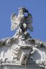 Detail van de topgevel: een adelaar (&copy; Walther Schoonenberg)