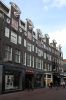 Kalverstraat 100-104 en 94-98 (&copy; Walther Schoonenberg)