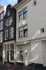 Aparte bewoond achterdeel in de zijstraat (&copy; Walther Schoonenberg)