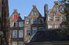 Achtergevels van Kalverstraat 94-98, gezien vanuit het Burgerweeshuis (&copy; Walther Schoonenberg)