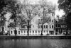 Keizersgracht 369-371 e.v. in 1941. Rechts twee kleine woonhuizen die daarna werden gesloopt.