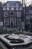 Achtergevel en tuin gezien vanuit de Amstelstraat Achtergevel en tuin gezien vanuit de Amstelstraat