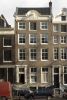 Herengracht 233, nieuwe situatie in 2009: de nieuw aangebrachte ramen met vierkante ruiten