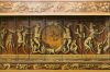De 17de-eeuwse plafondschildering bevat een aantal zestal cartouches met voorstellingen (&copy; Walther Schoonenberg)