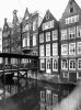 Achtergevels aan het natte Damrak