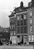 Muntplein 8. Detail van een foto van Jacob Olie.