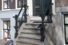 Frontale stoep met stoepbalusters (&copy; Walther Schoonenberg)