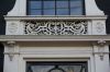 Detail van de raamomlijsting (&copy; Walther Schoonenberg)