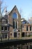 Achtergevel aan de OZ Achterburgwal (&copy; Walther Schoonenberg)
