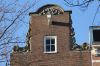 Herplaatste geveltop (&copy; Walther Schoonenberg)
