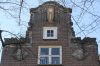 Herplaatste geveltop (&copy; Walther Schoonenberg)