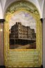 Tegeltableau met het schoolgebouw in de hal (&copy; Walther Schoonenberg)