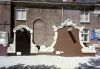 De toppen van Geldersekade 128 en Zeedijk 100, te zien op de tentoonstelling De Verdwenen Stad