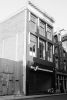Warmoesstraat 96 na de sloop van het buurpand.