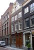 Warmoesstraat 104 (&copy; Walther Schoonenberg)