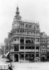 Het winkelpand direct na de oplevering. Foto uit ca. 1900