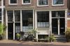 Bethani�nstraat 19-21. Fraai gerestaureerde onderpuien (&copy; Walther Schoonenberg)