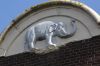 Olifant in vulling van fronton van geveltop (Prinsengracht 531) (&copy; Walther Schoonenberg)