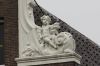 Putti in klauwstuk (&copy; Walther Schoonenberg)