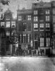 NZ Voorburgwal 159 t/m 165. Foto ca. 1889