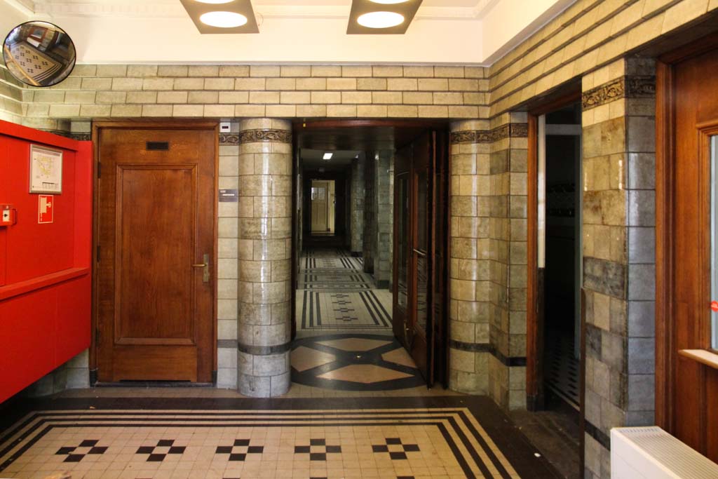 Hal  (&copy; Walther Schoonenberg)