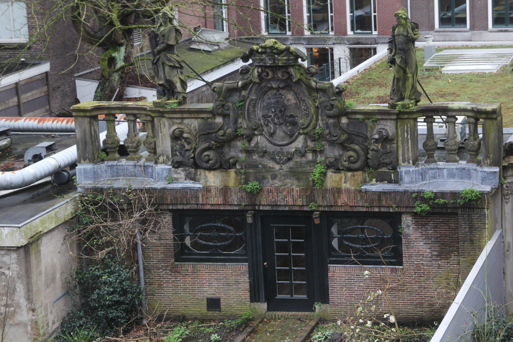 Tuinhuis met geveltop voorgevel  (&copy; Walther Schoonenberg)