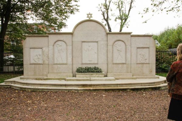 Monument voor de Joodse Erkentelijkheid, Weesperstraat (© Walther Schoonenberg)